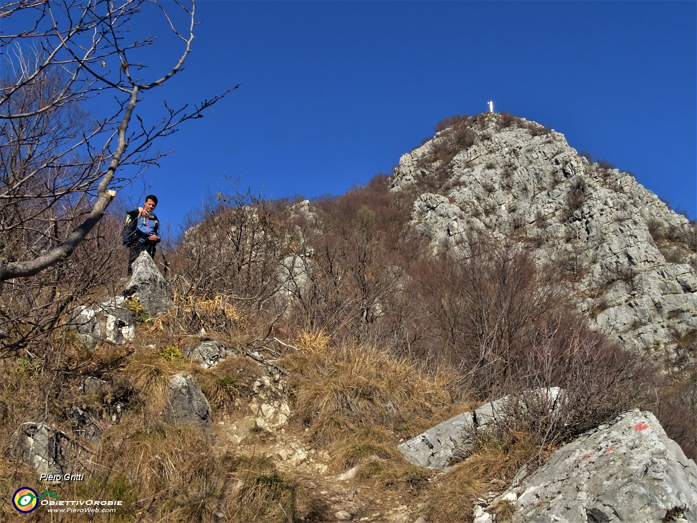 33 Il Monte San Martino ormai vicino.JPG